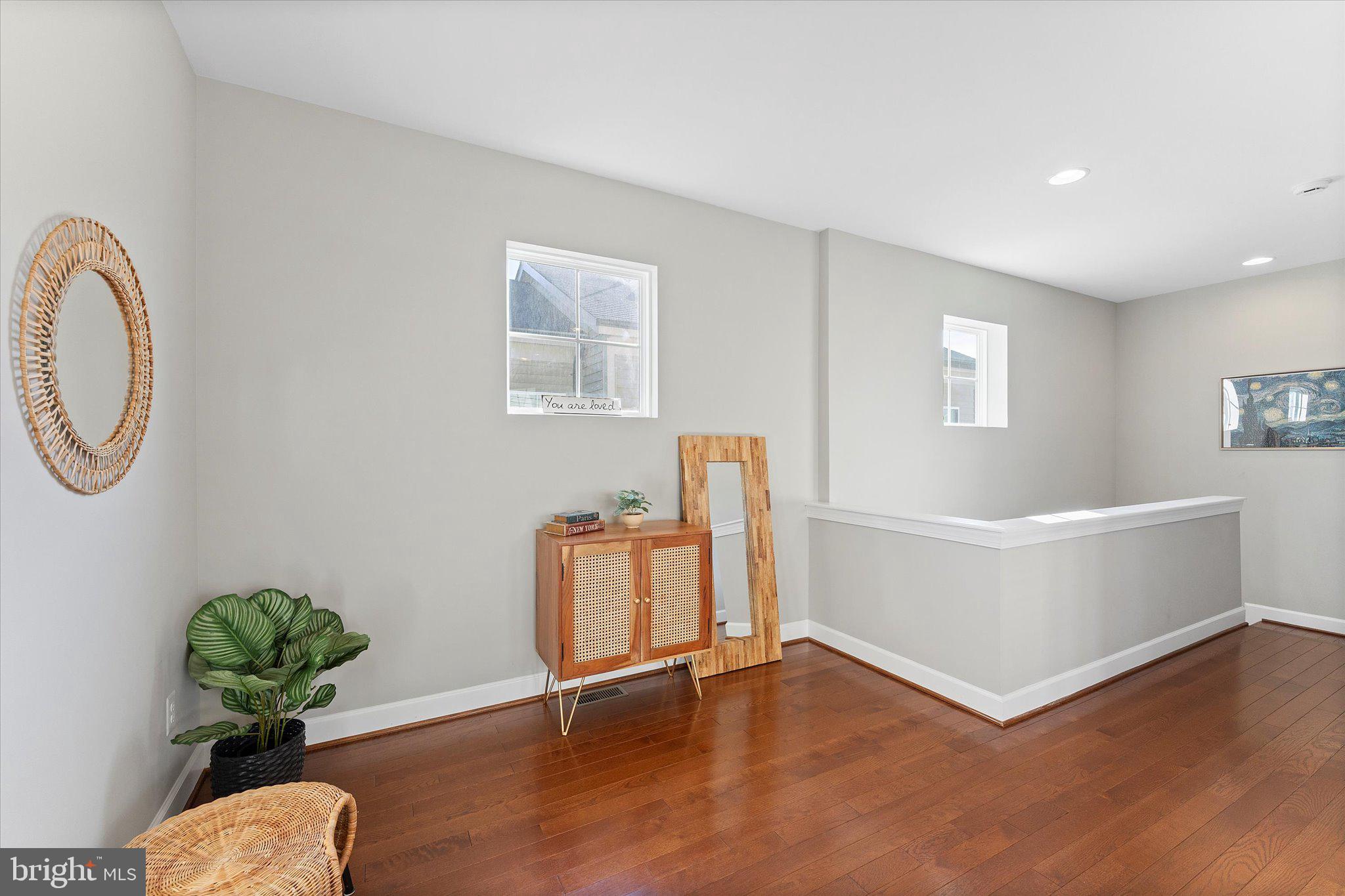 ONE LOUDOUN LANDBAY C - Residential