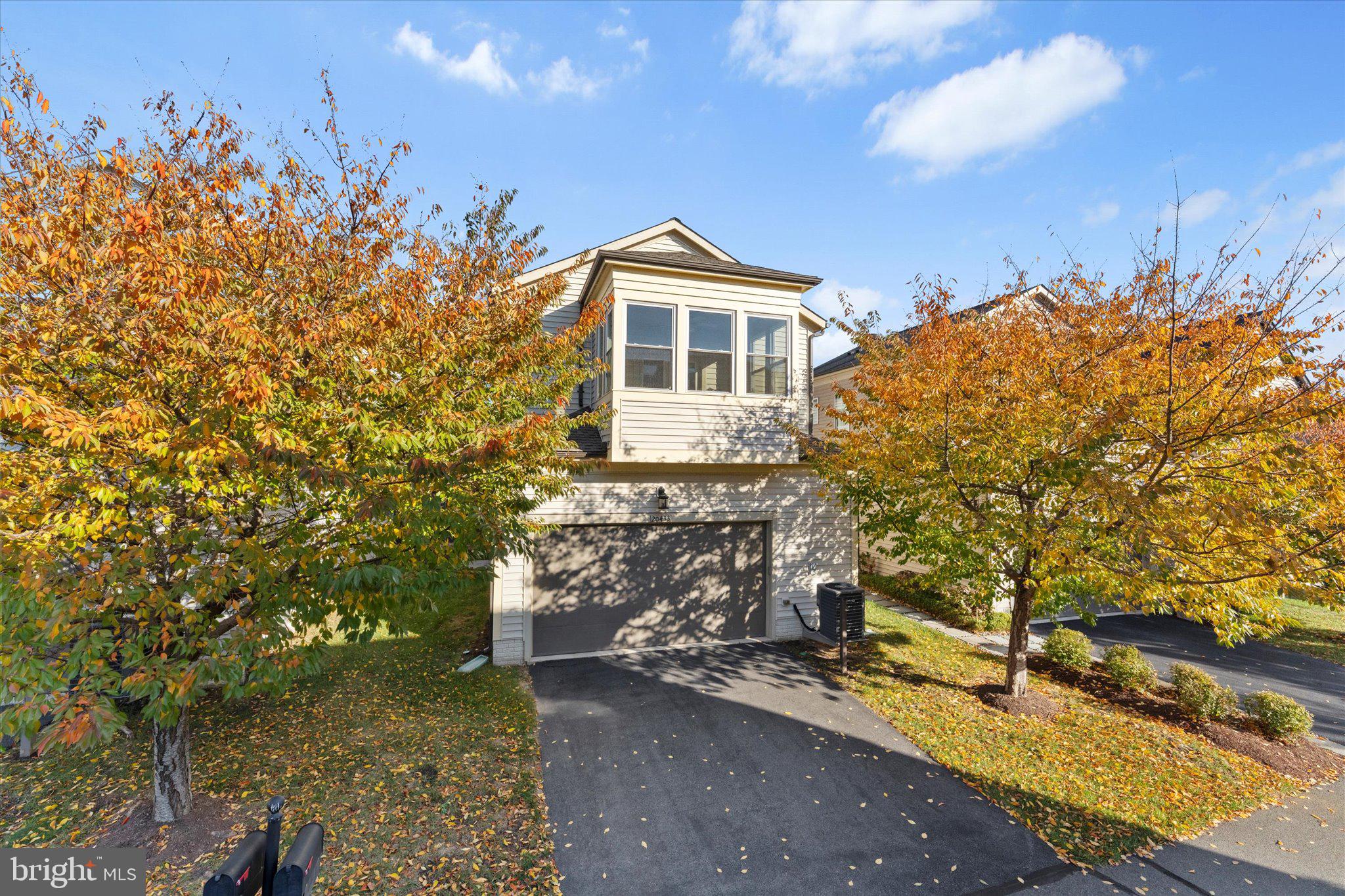 ONE LOUDOUN LANDBAY C - Residential