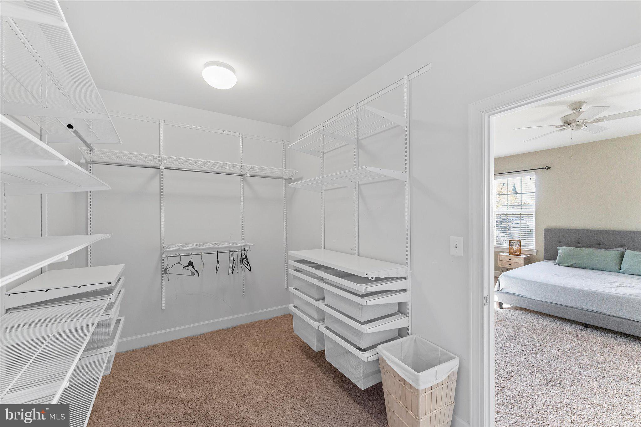 ONE LOUDOUN LANDBAY C - Residential