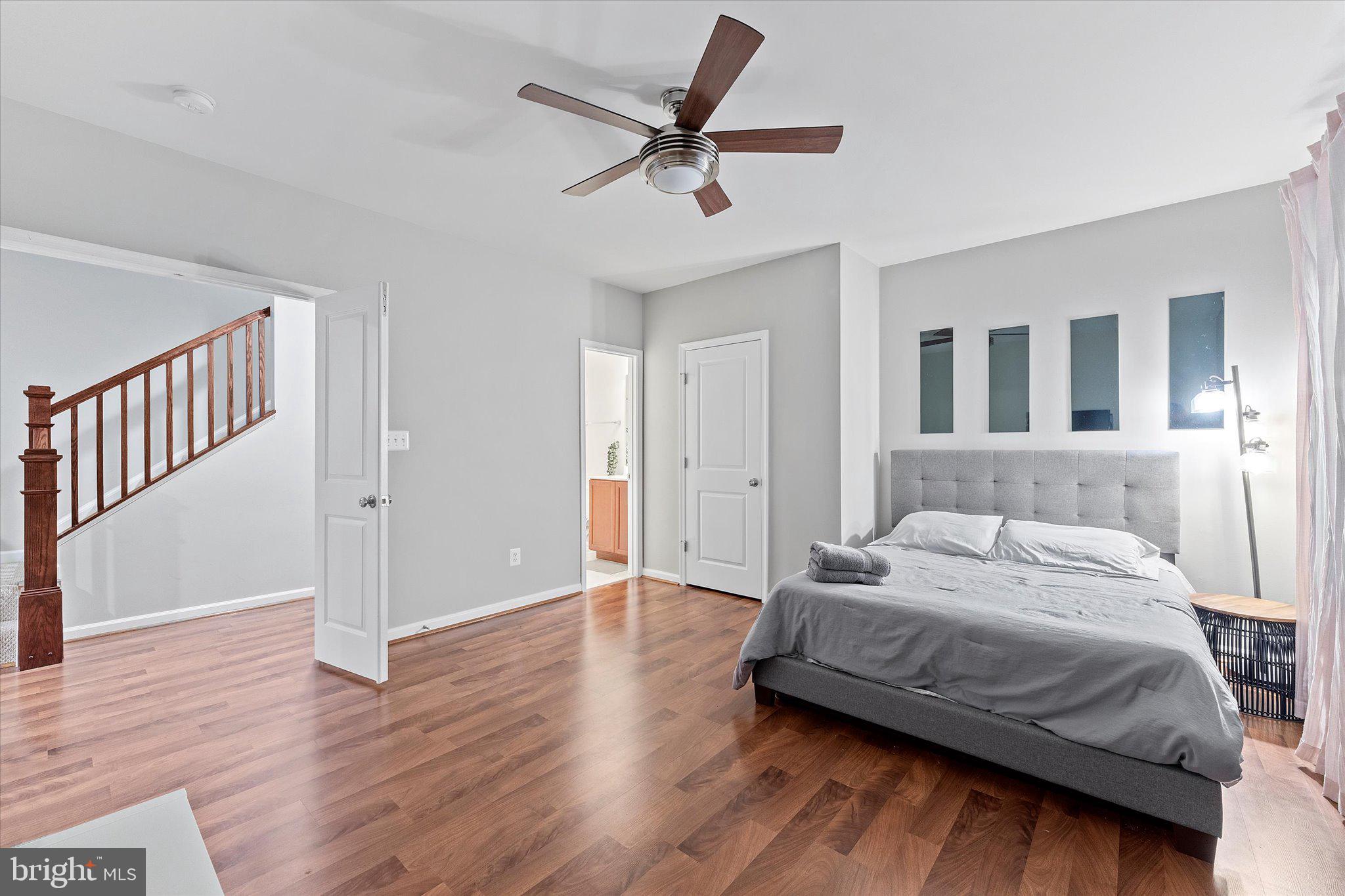 ONE LOUDOUN LANDBAY C - Residential