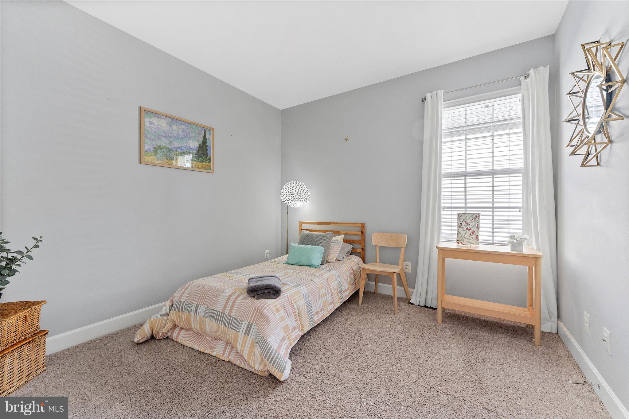 ONE LOUDOUN LANDBAY C - Residential