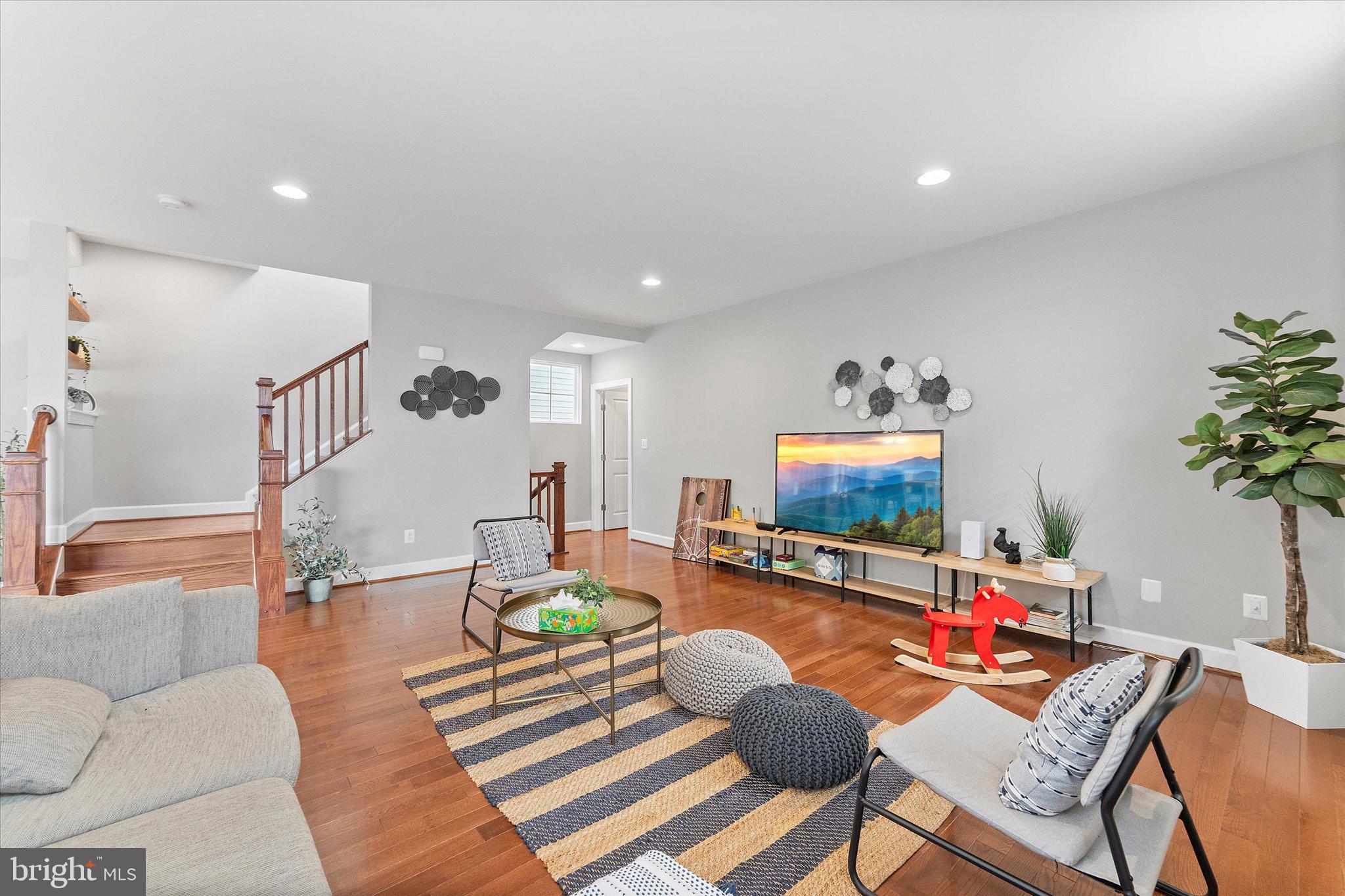 ONE LOUDOUN LANDBAY C - Residential