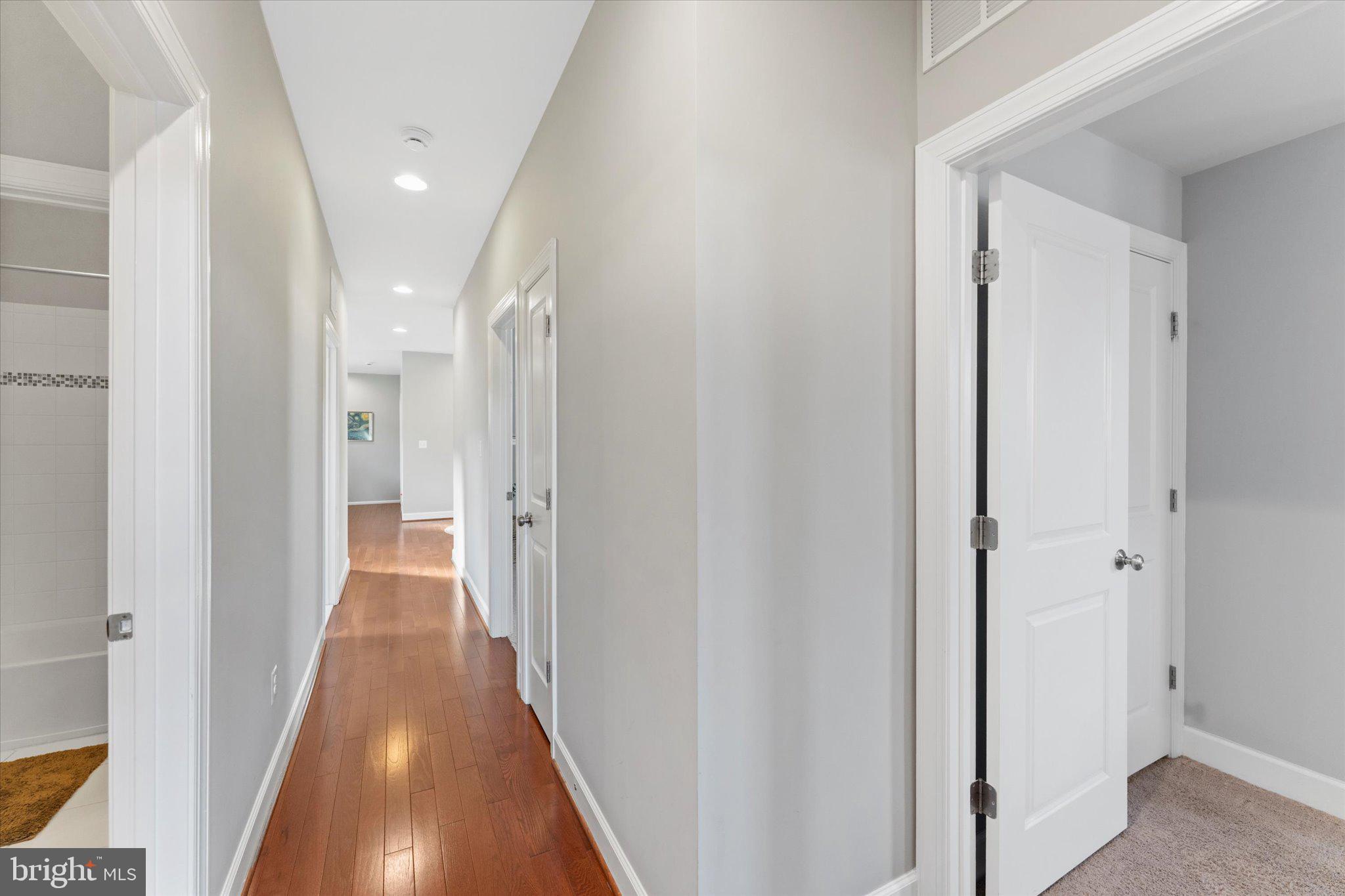 ONE LOUDOUN LANDBAY C - Residential