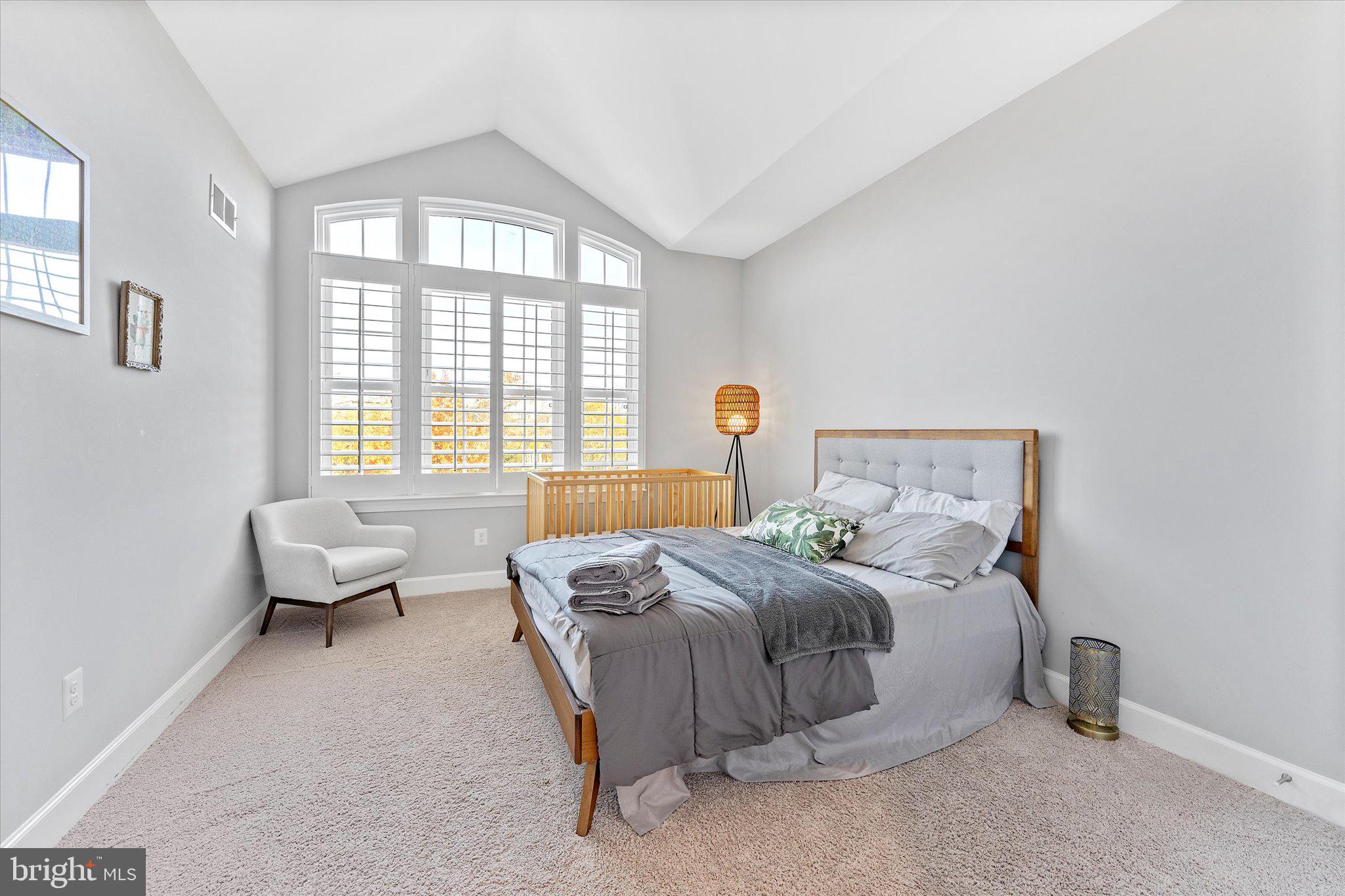 ONE LOUDOUN LANDBAY C - Residential