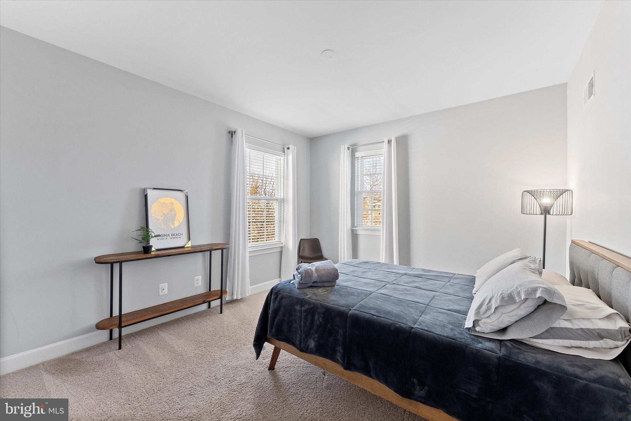 ONE LOUDOUN LANDBAY C - Residential