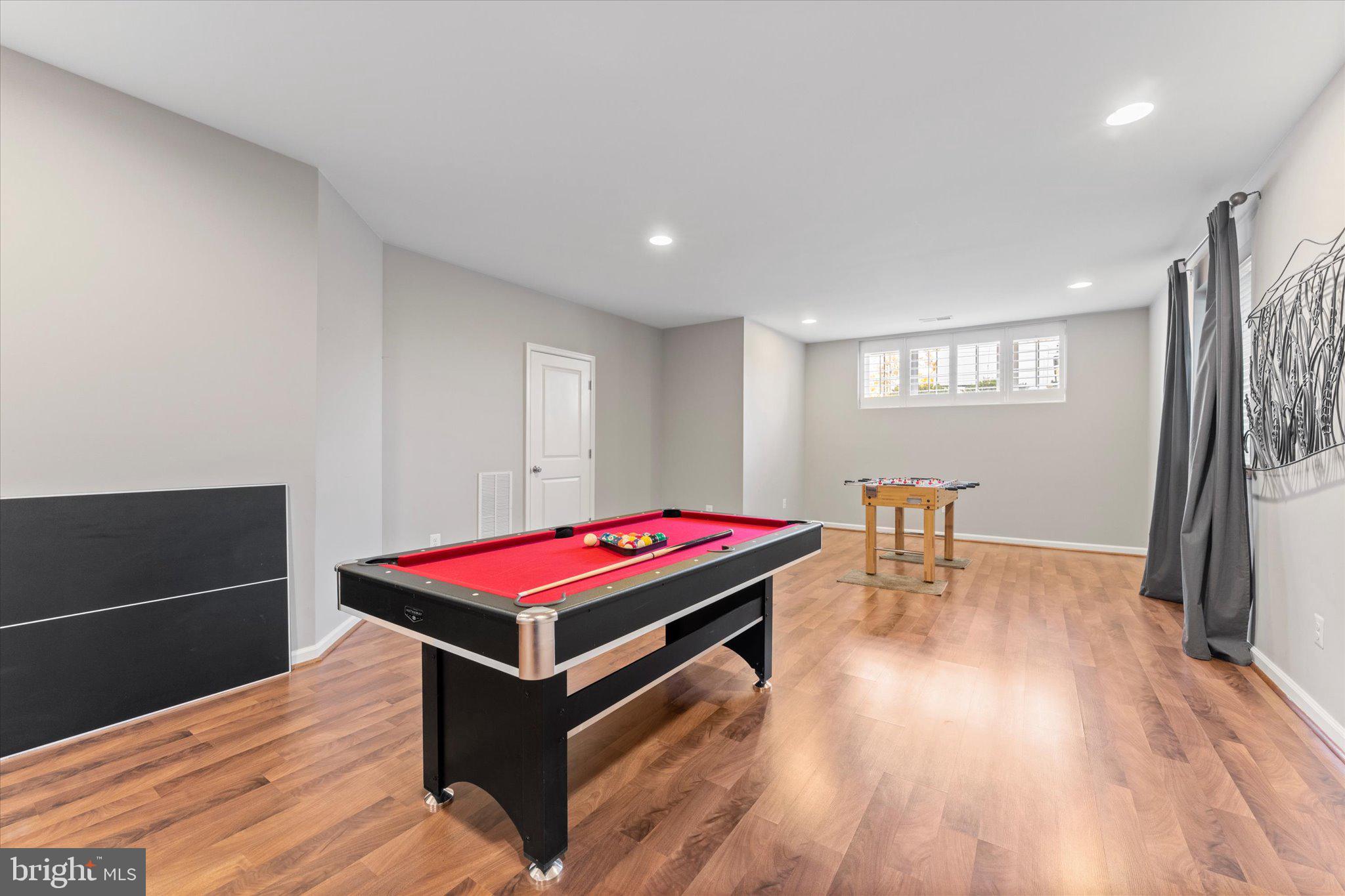 ONE LOUDOUN LANDBAY C - Residential