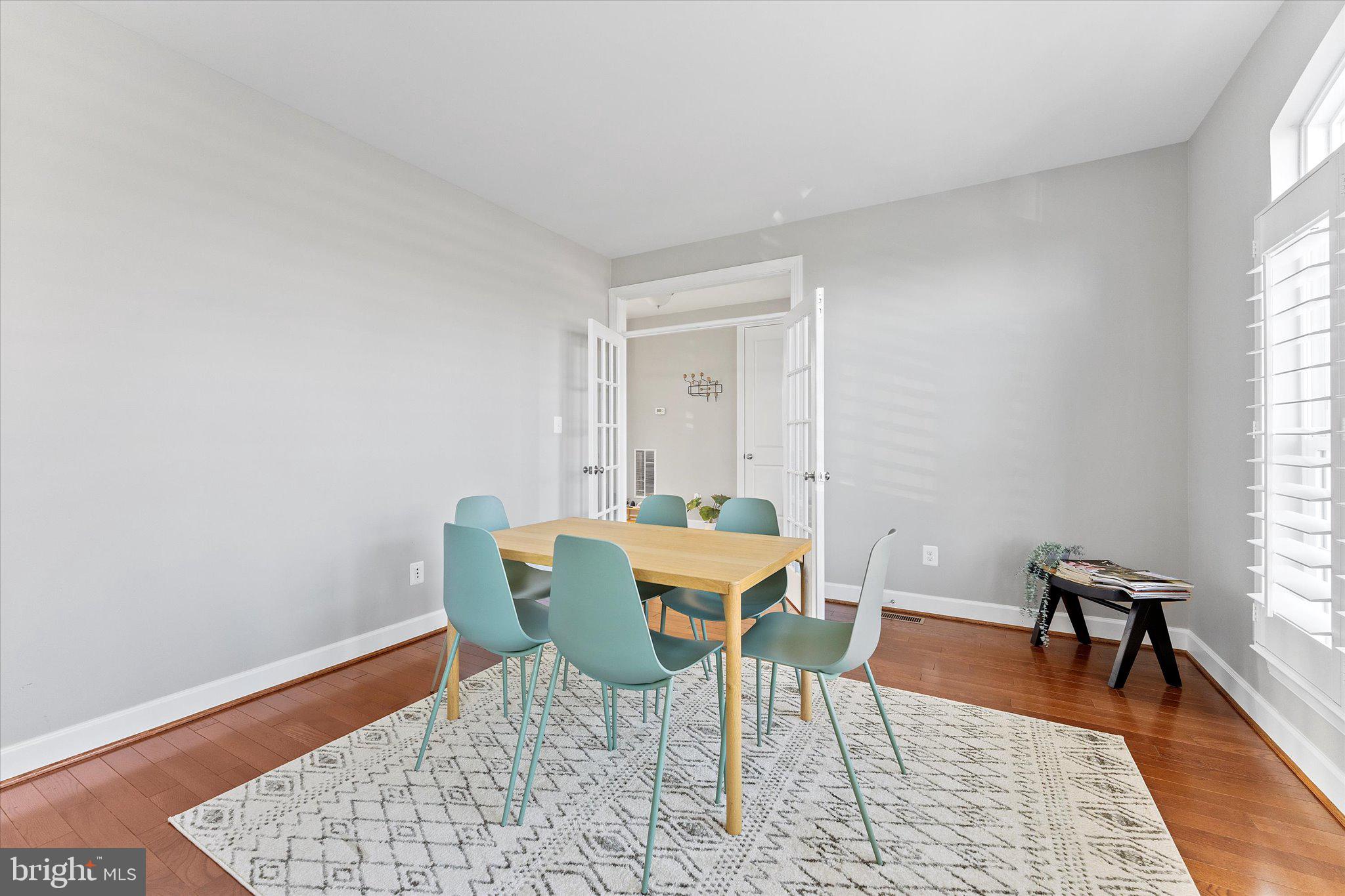 ONE LOUDOUN LANDBAY C - Residential