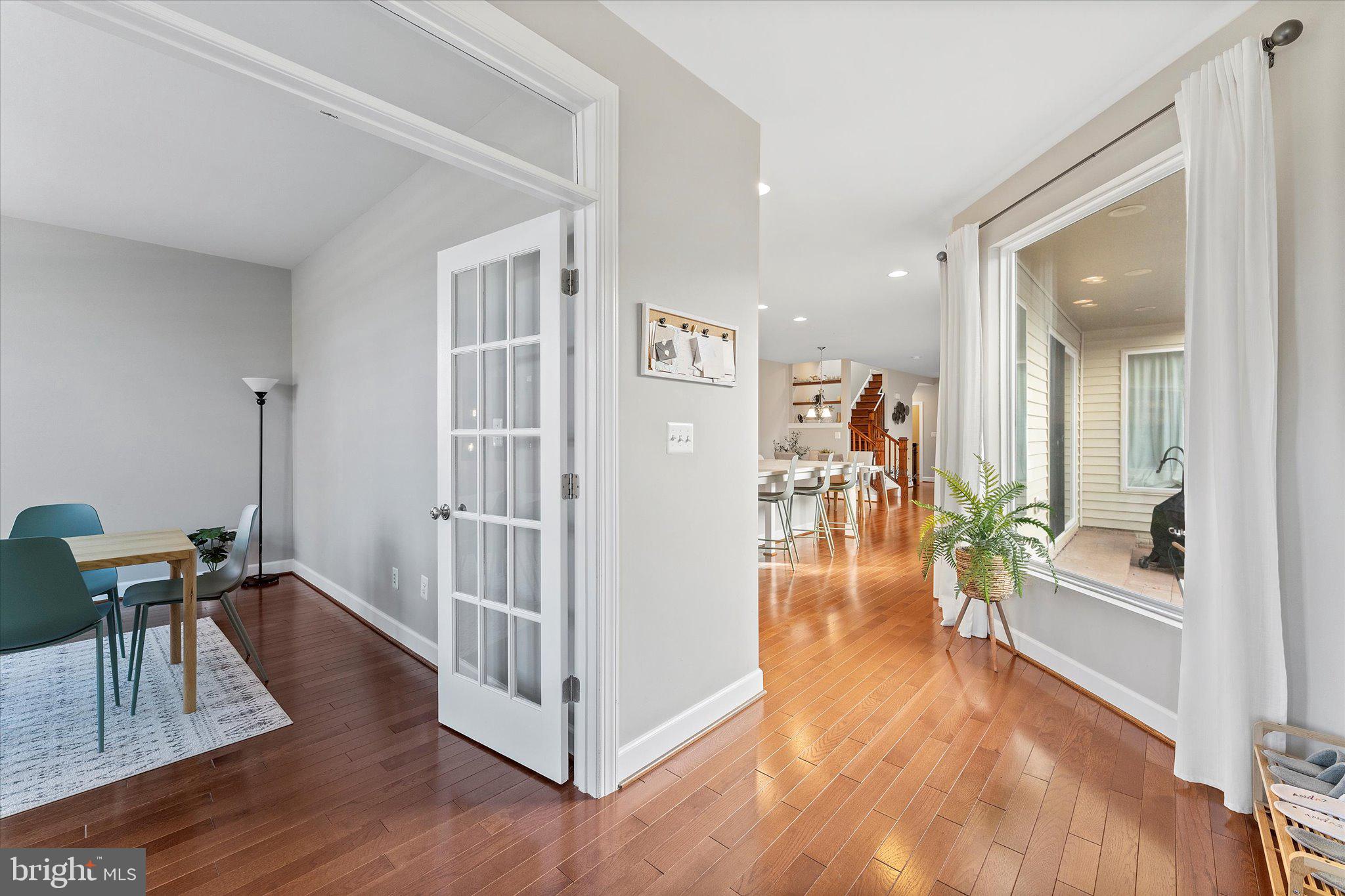 ONE LOUDOUN LANDBAY C - Residential