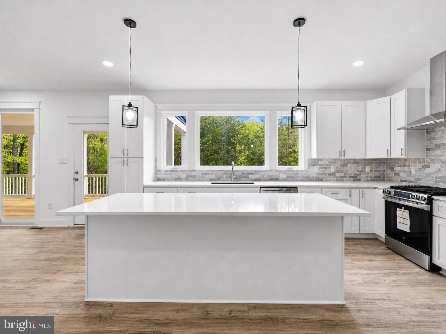 NOAH'S LANDING - Residential