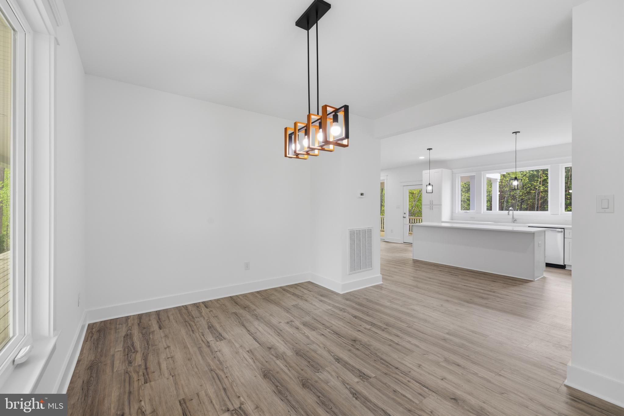 NOAH'S LANDING - Residential