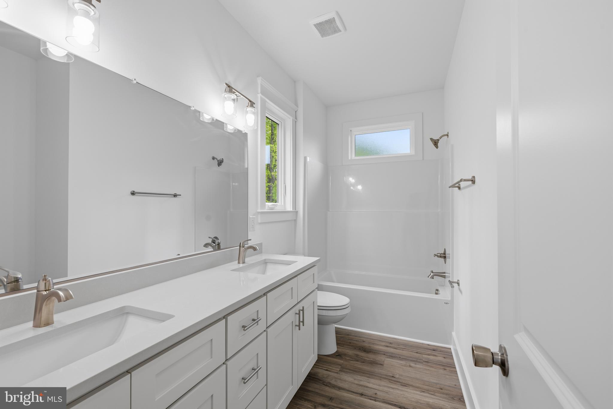 NOAH'S LANDING - Residential