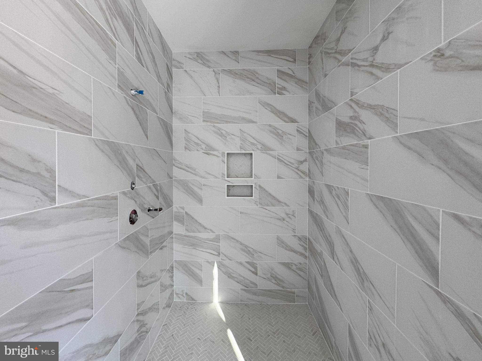 NOAH'S LANDING - Residential