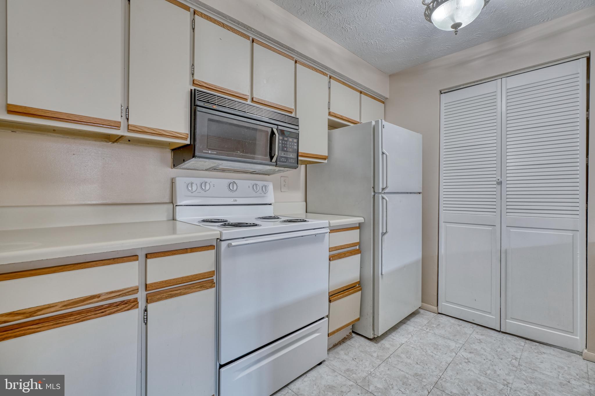 CHESTERFIELD GARDEN CONDOMINIUM - Residential