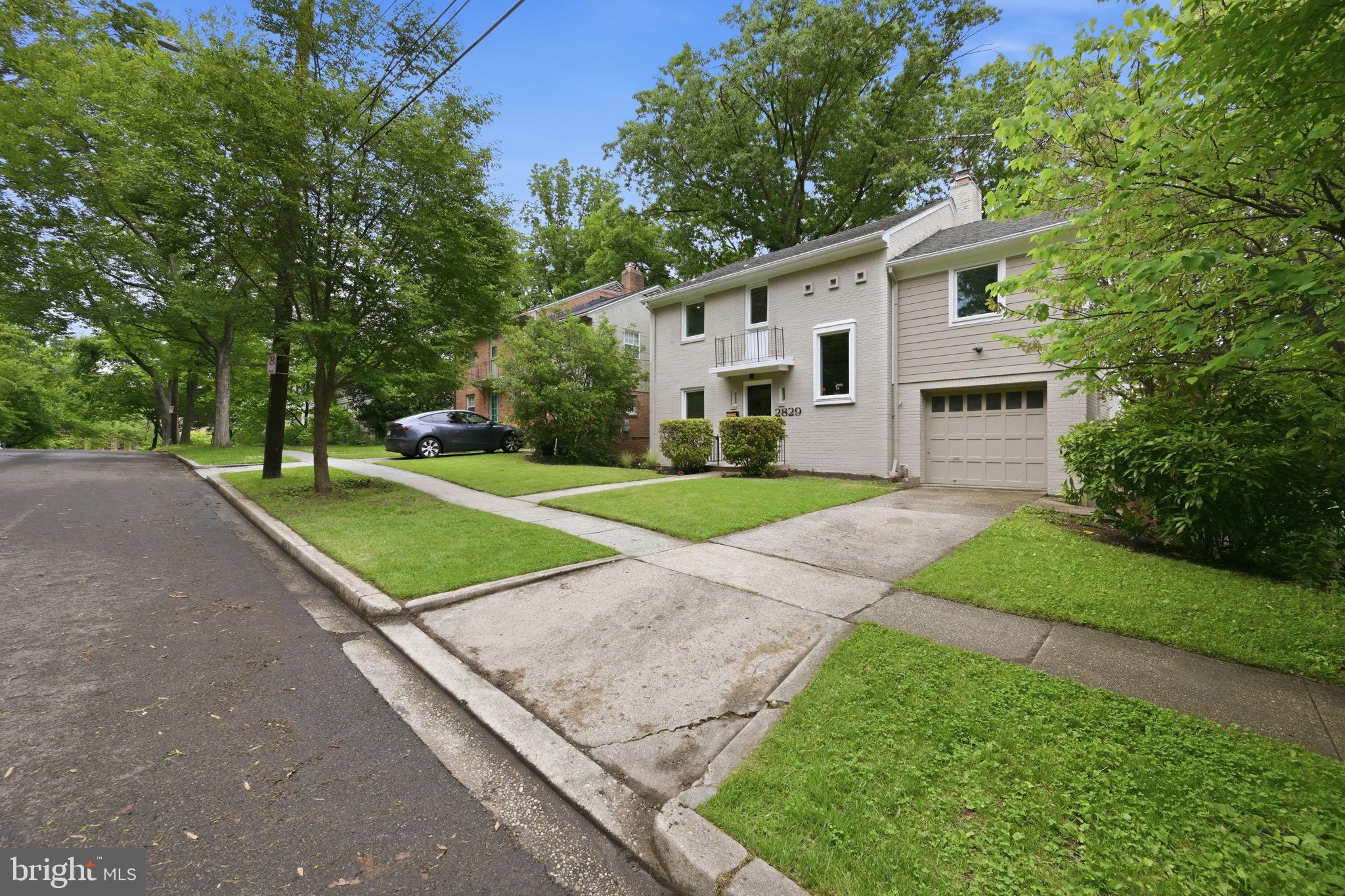 2829 29TH PLACE NW