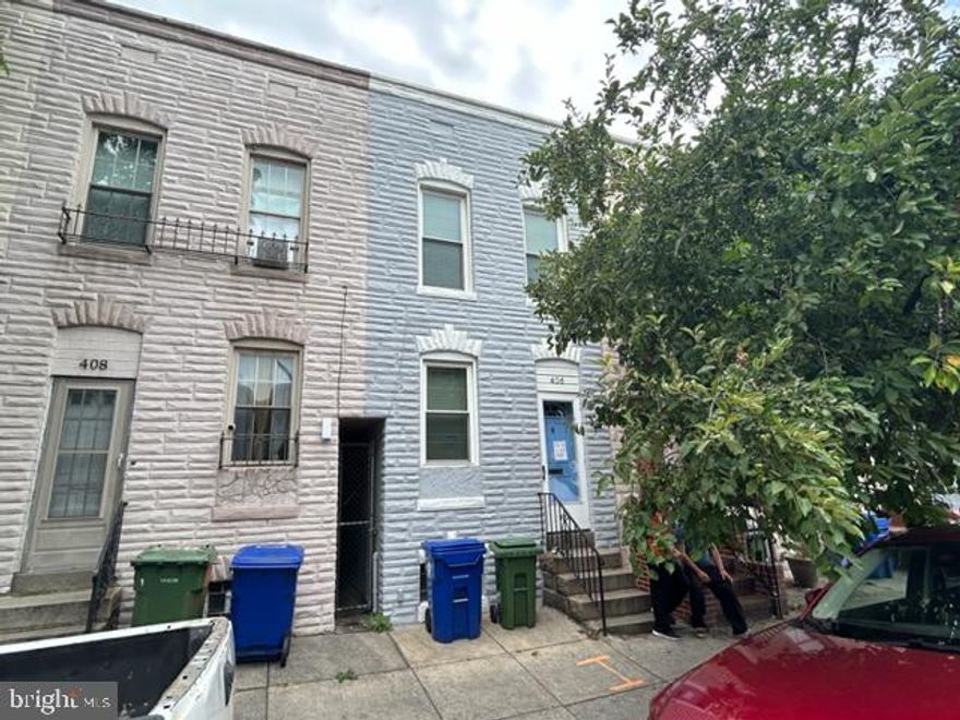 CHECK OUT THIS 3 BED, 1 BATH TOWNHOME IN HIGHLANDTOWN. SOLD AS and IS IN NEED OF SOME TLC.   ENCLOSED AREA IN THE REAR, CLOSE TO SHOPPING AND PUBLIC TRANS. BUYER TO VERIFY GR, IF ONE EXIST, SELLER WILL NOT REDEEM, BUYER IS RESPONSIBLE FOR DE-WINTERIZATION AND RE-WINTERIZATION FOR TESTING!!!!