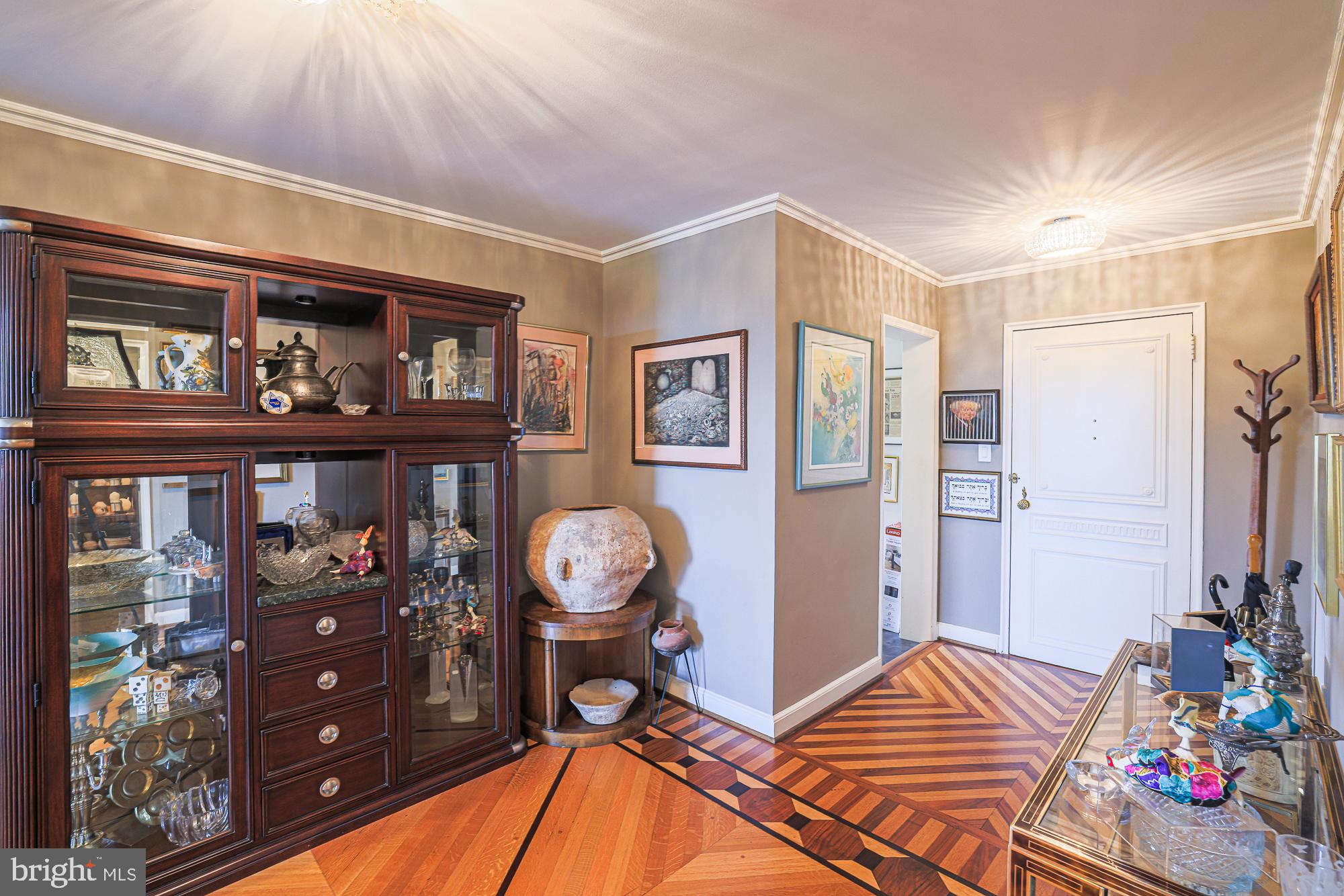 11 SLADE AVENUE 702