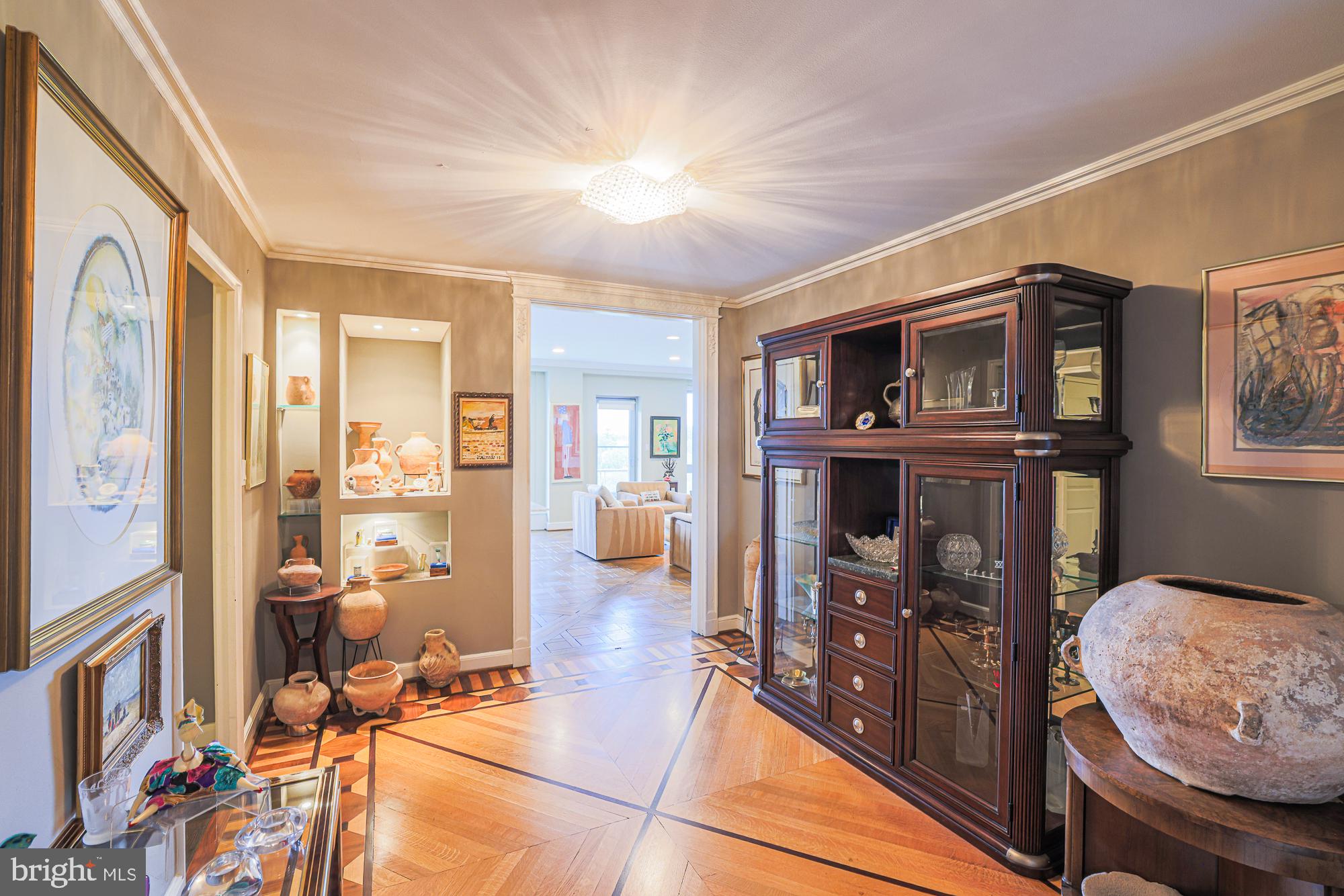 11 SLADE AVENUE 702