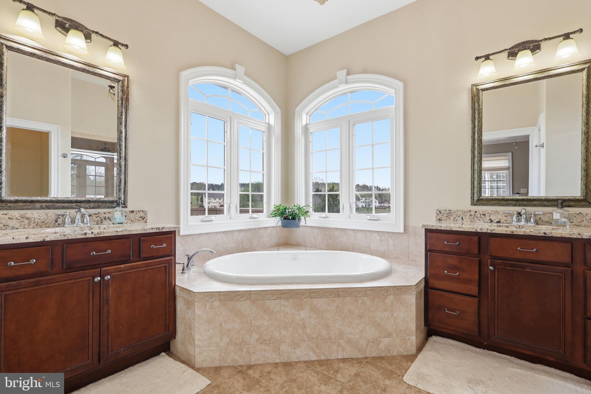 SEVEN LAKES - Residential