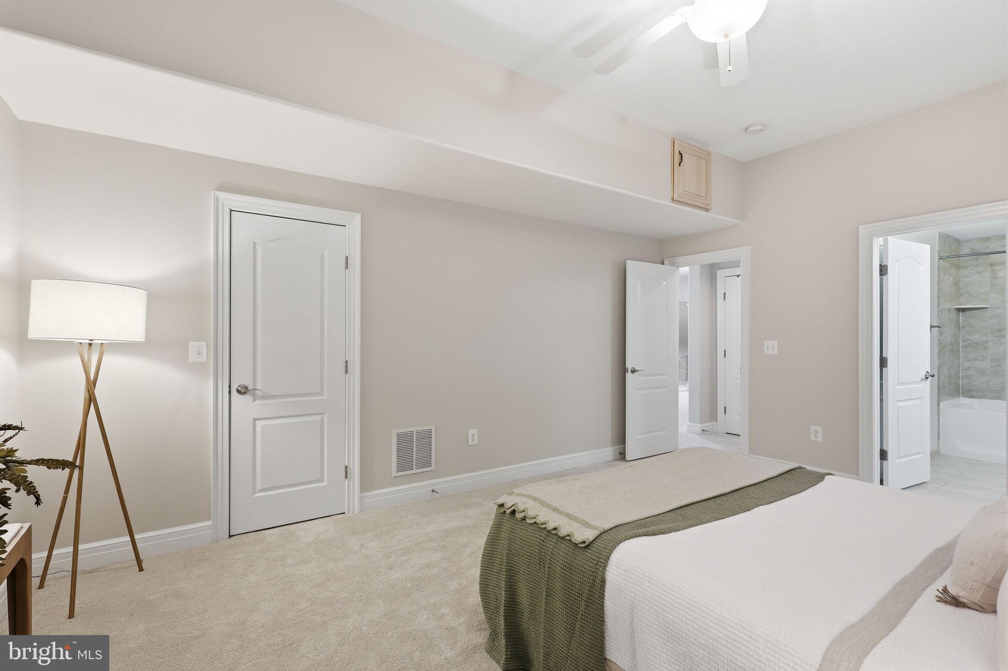 SEVEN LAKES - Residential