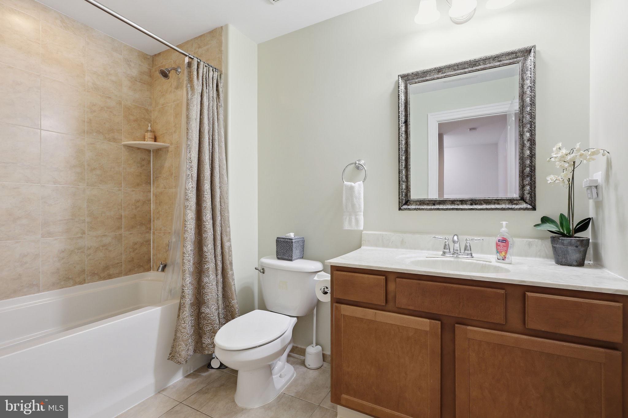 SEVEN LAKES - Residential