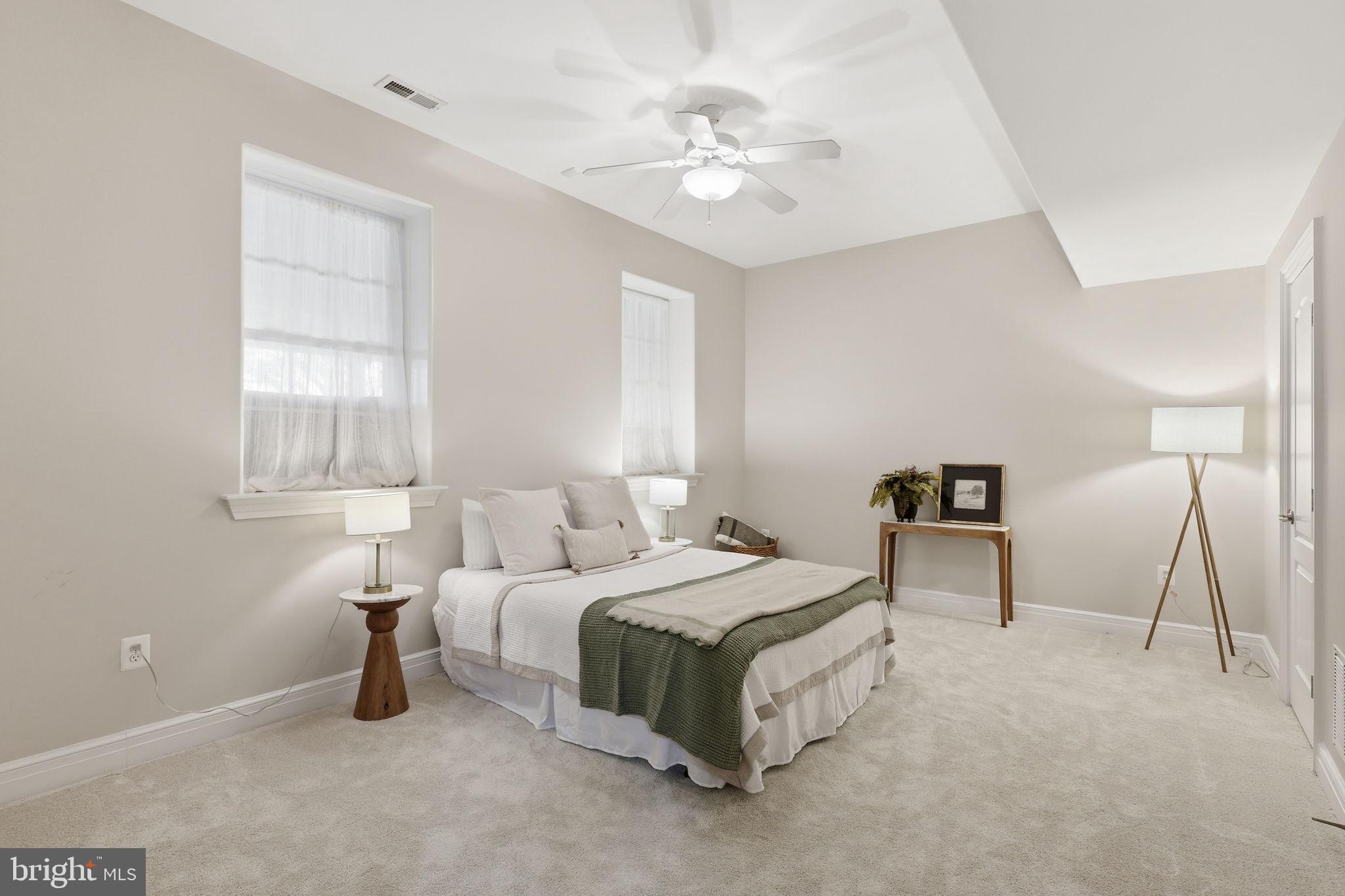 SEVEN LAKES - Residential