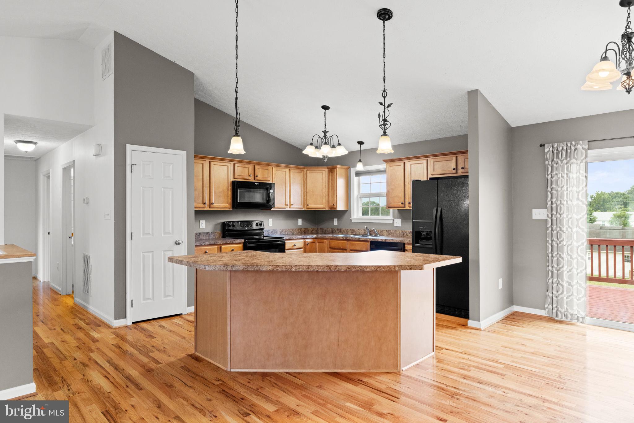 MADISON ESTATES - Residential