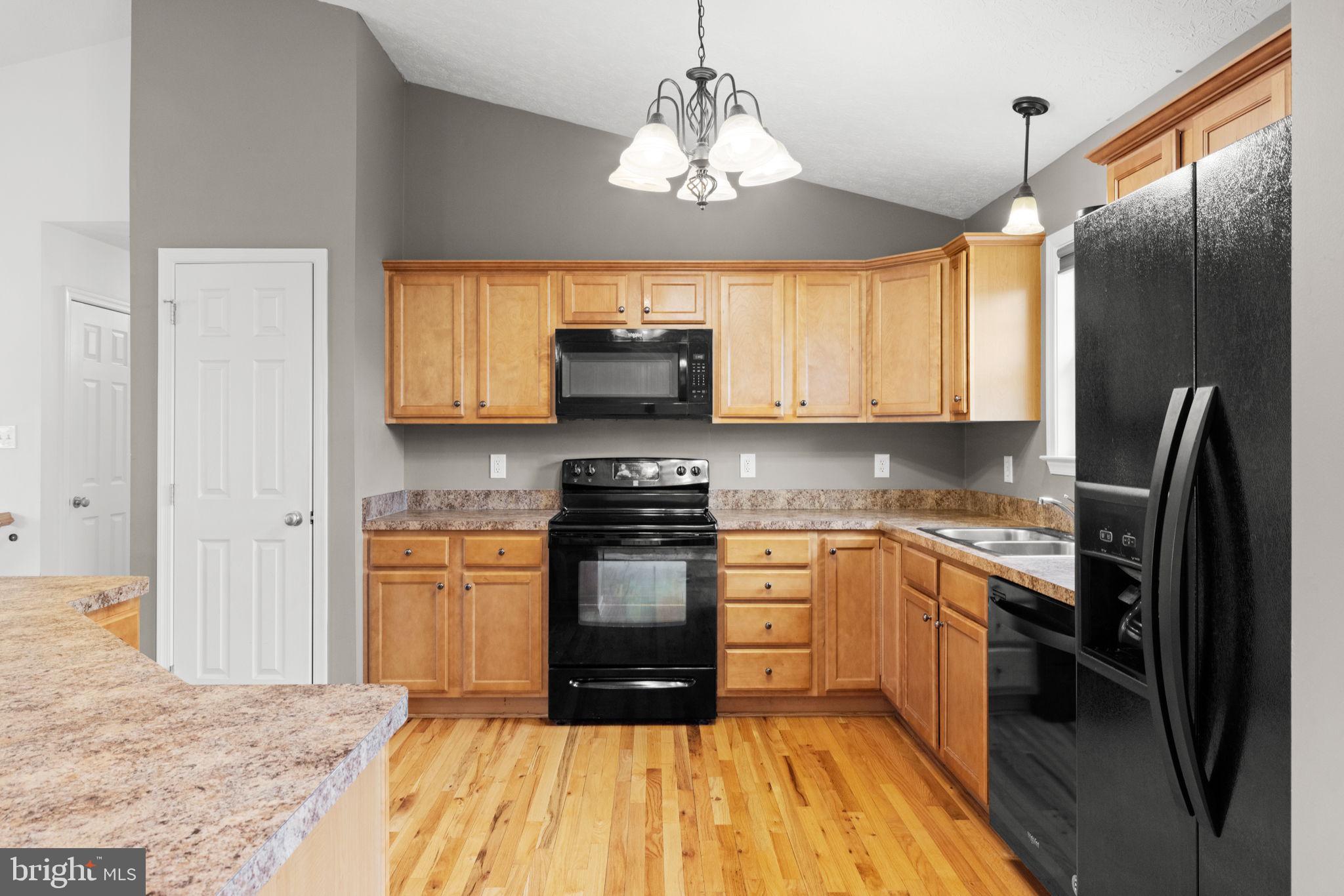 MADISON ESTATES - Residential