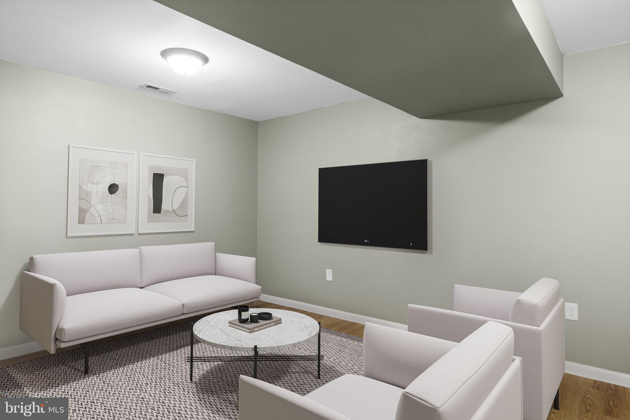 MADISON ESTATES - Residential