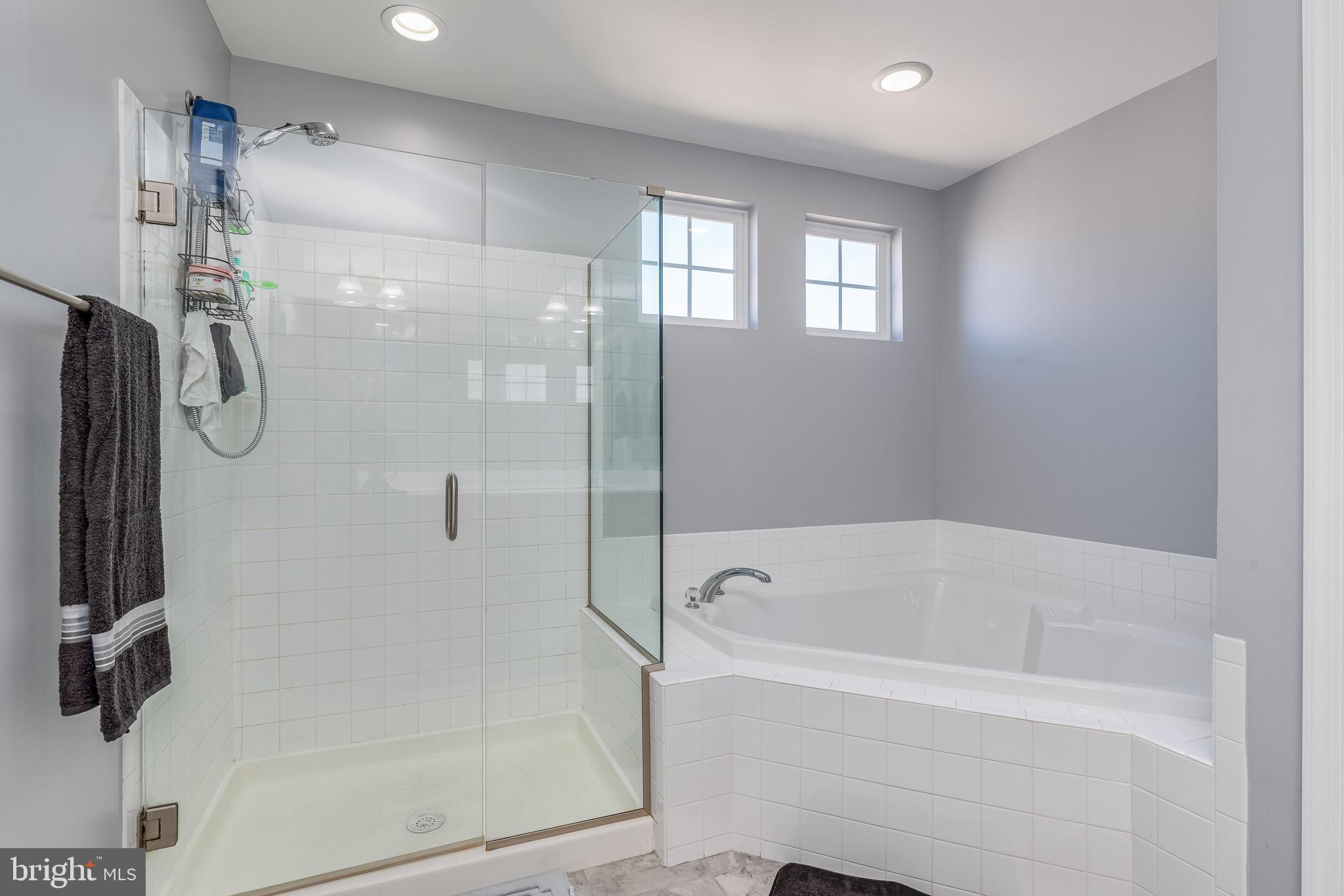 LAKELAND PLACE - Residential