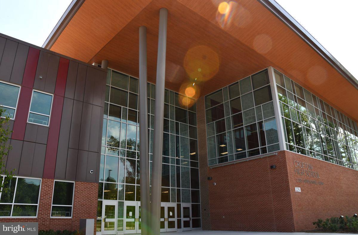 CROFTON MEADOWS - Residential Lease