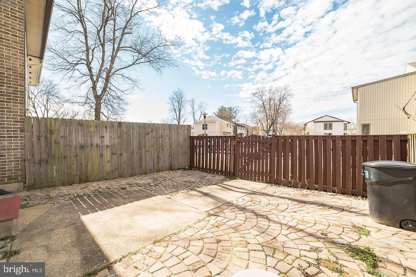 CROFTON MEADOWS - Residential Lease