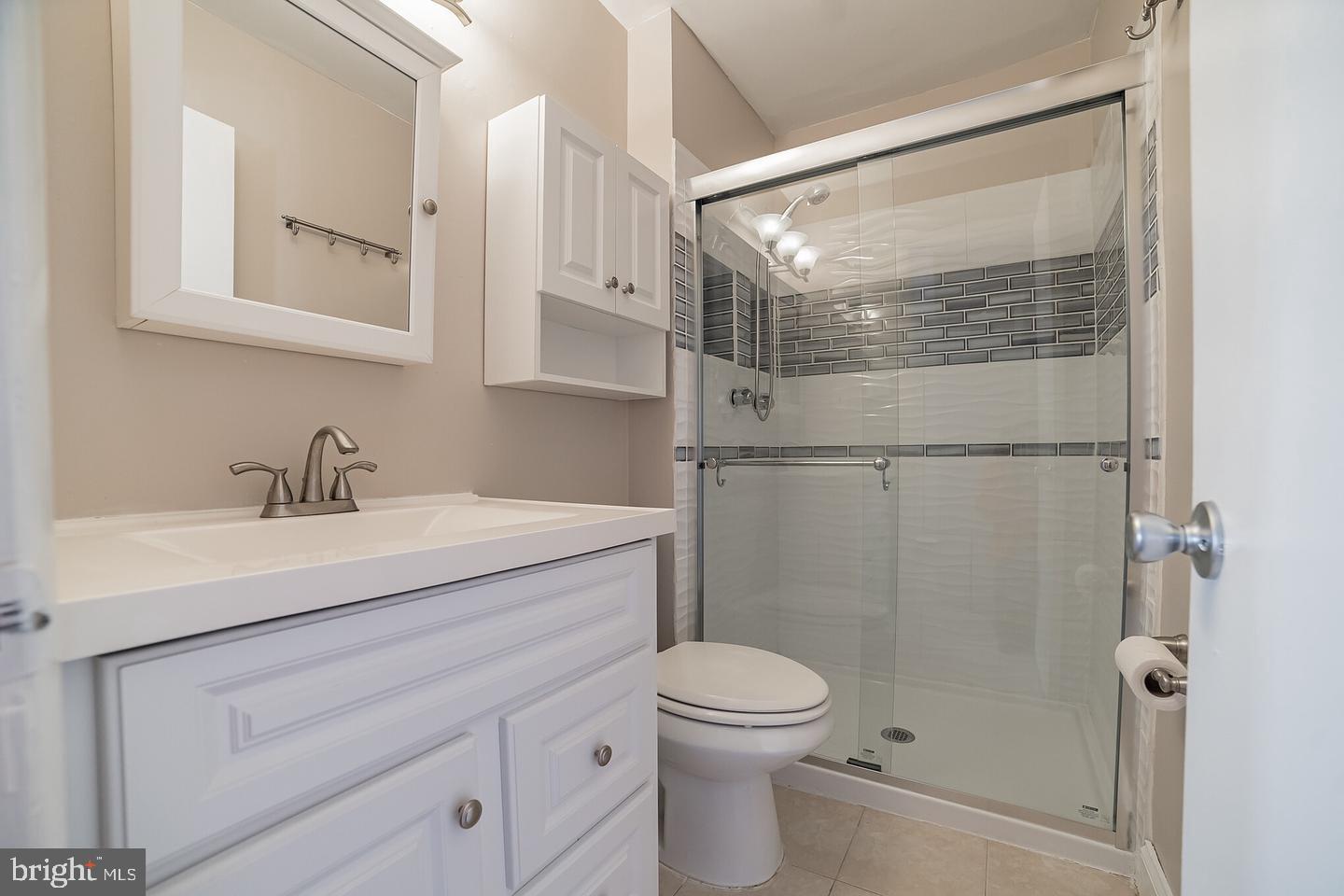 CROFTON MEADOWS - Residential Lease