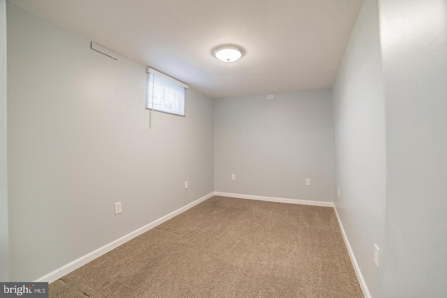 CROFTON MEADOWS - Residential Lease