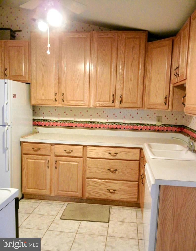 SUNNY VIEW - Residential Lease