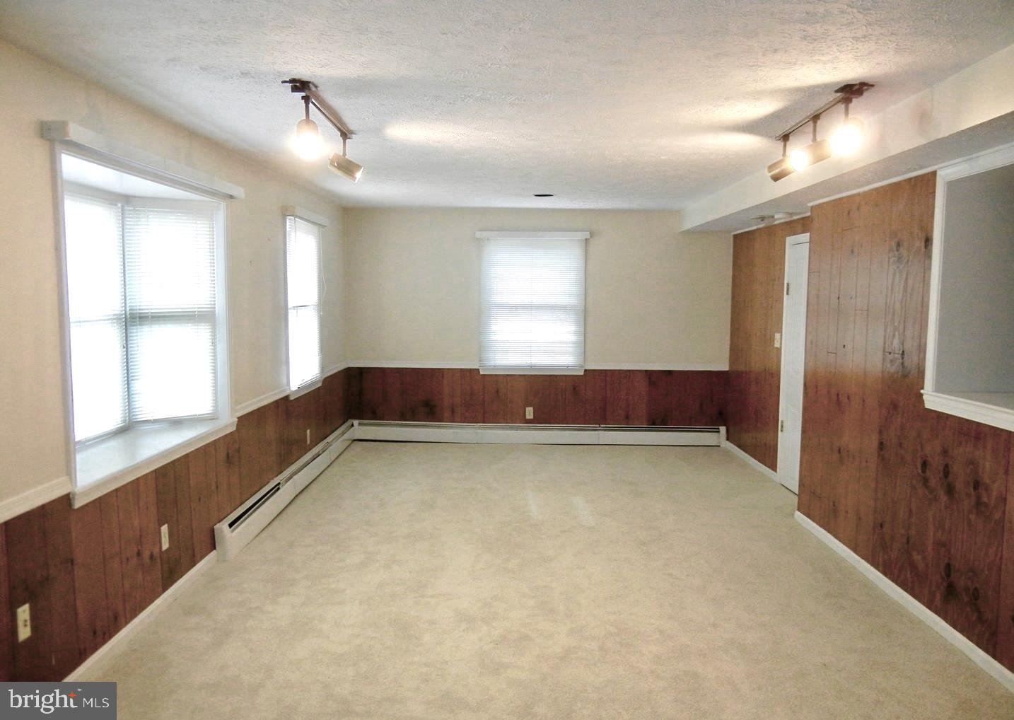 SUNNY VIEW - Residential Lease