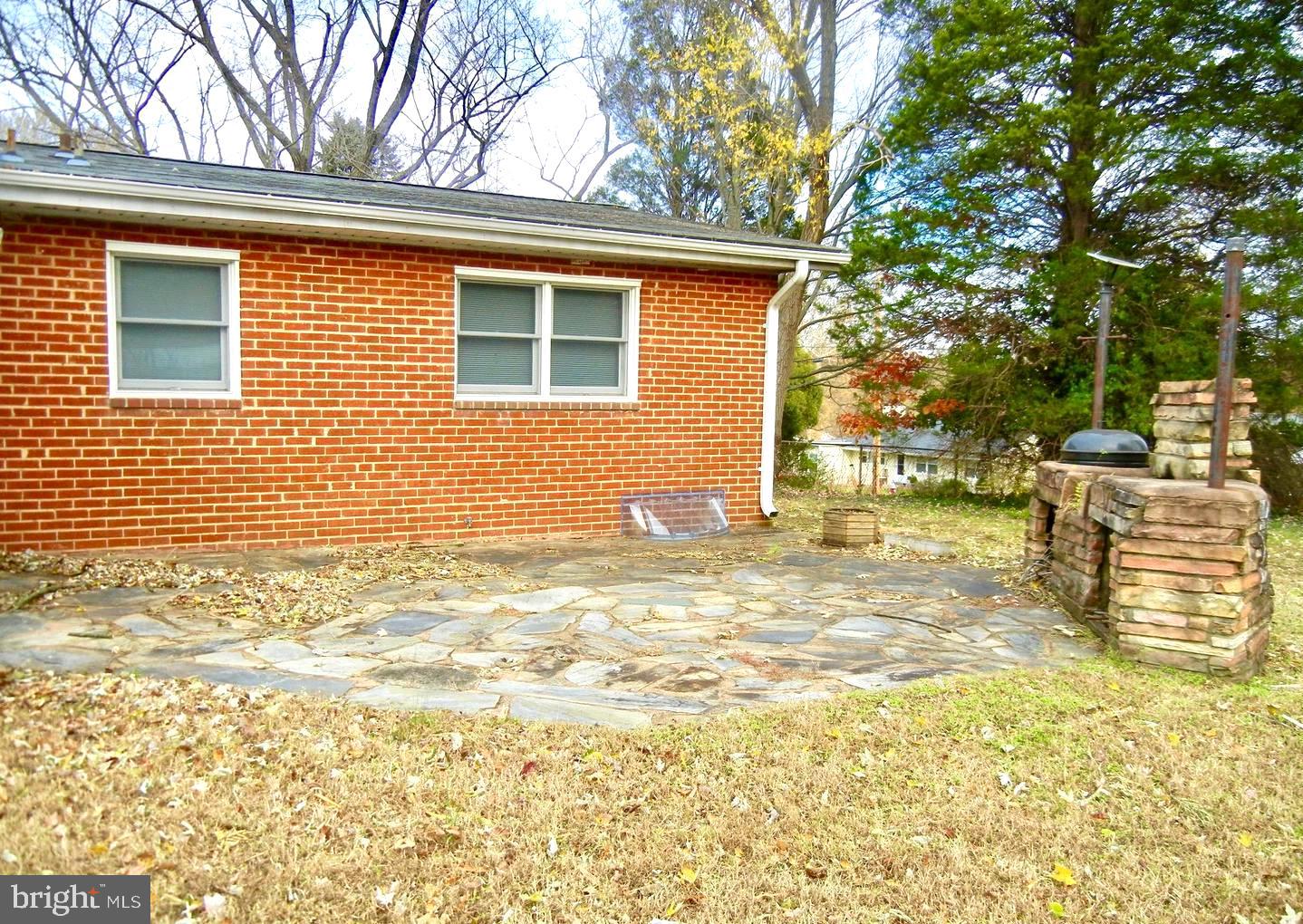 SUNNY VIEW - Residential Lease