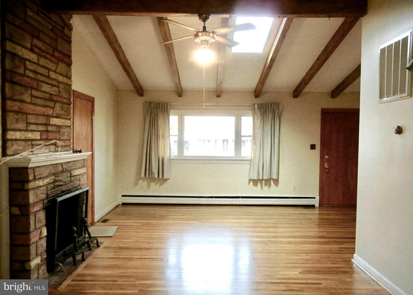 SUNNY VIEW - Residential Lease