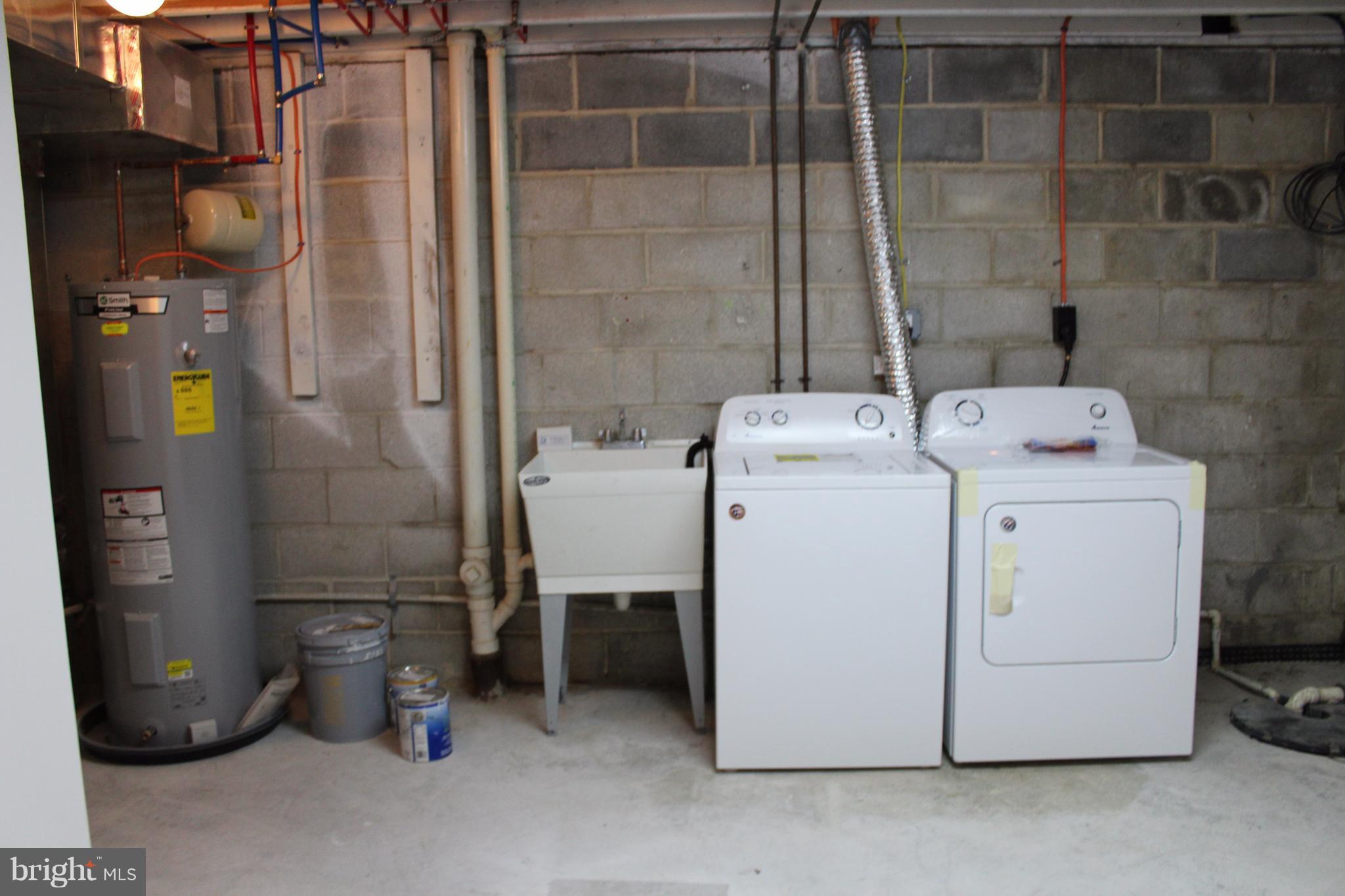 PINEDALE WOODS - Residential