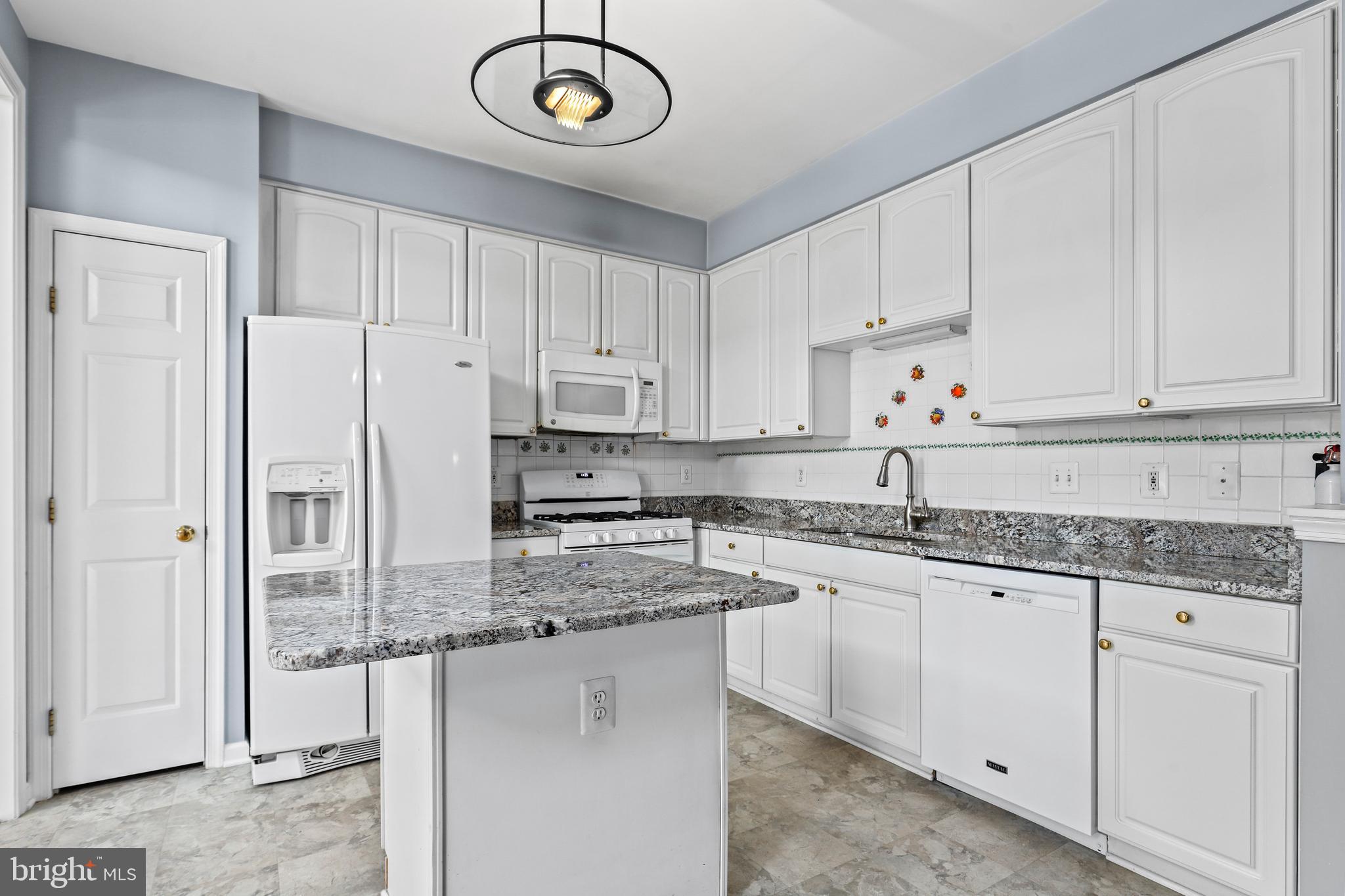 ASHBURN FARM - Residential