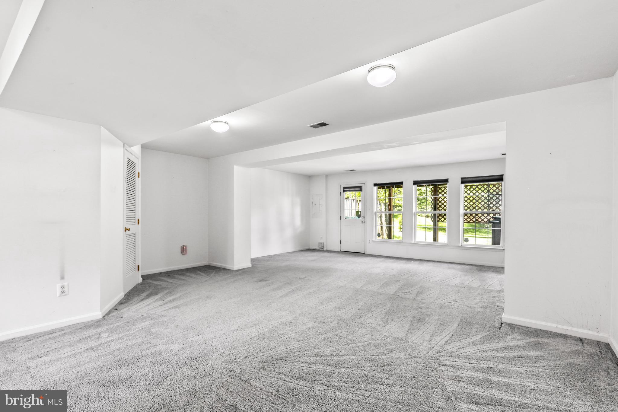 ASHBURN FARM - Residential