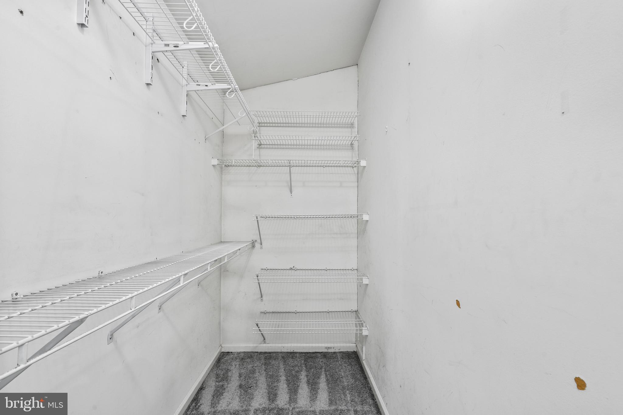 ASHBURN FARM - Residential