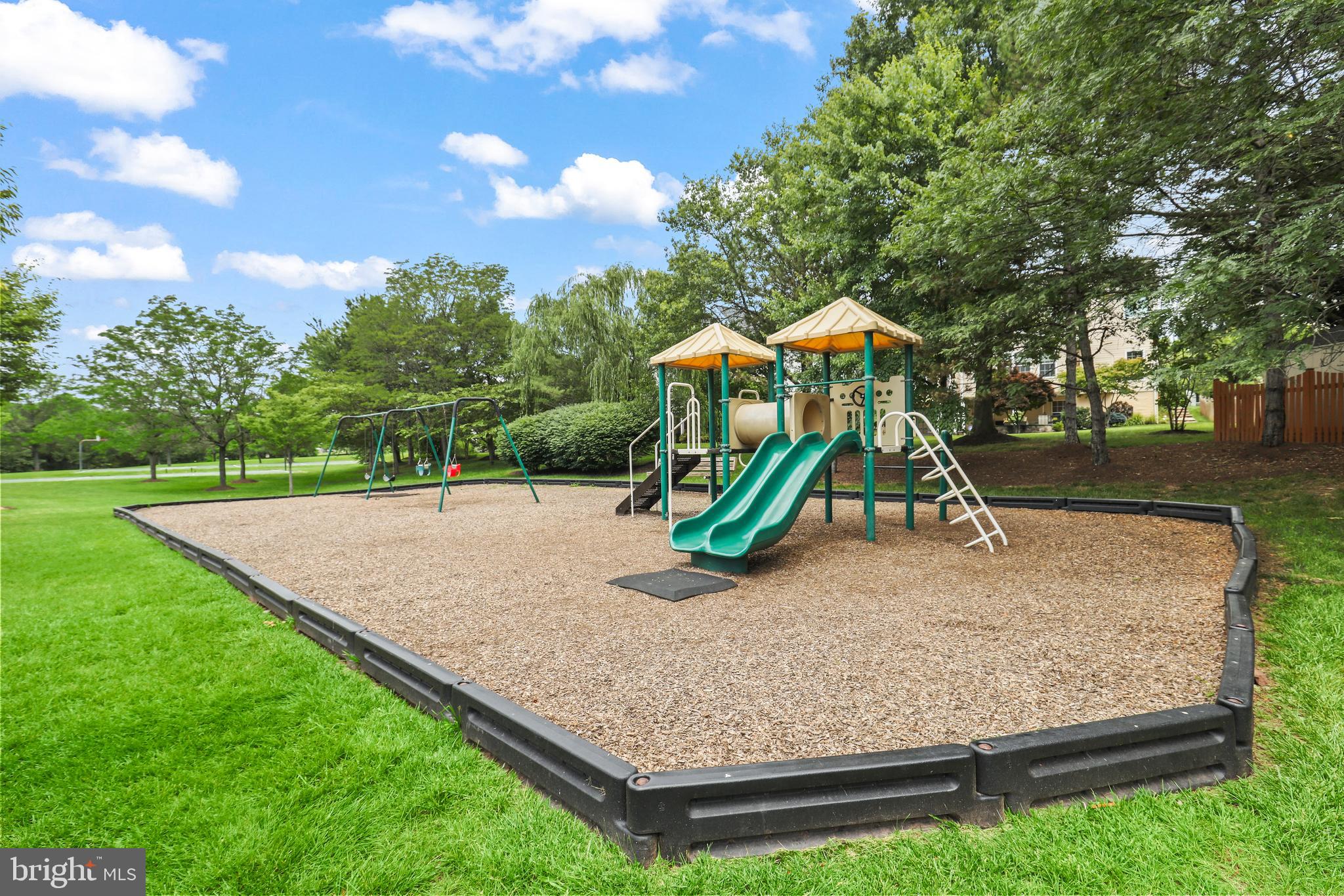 ASHBURN FARM - Residential