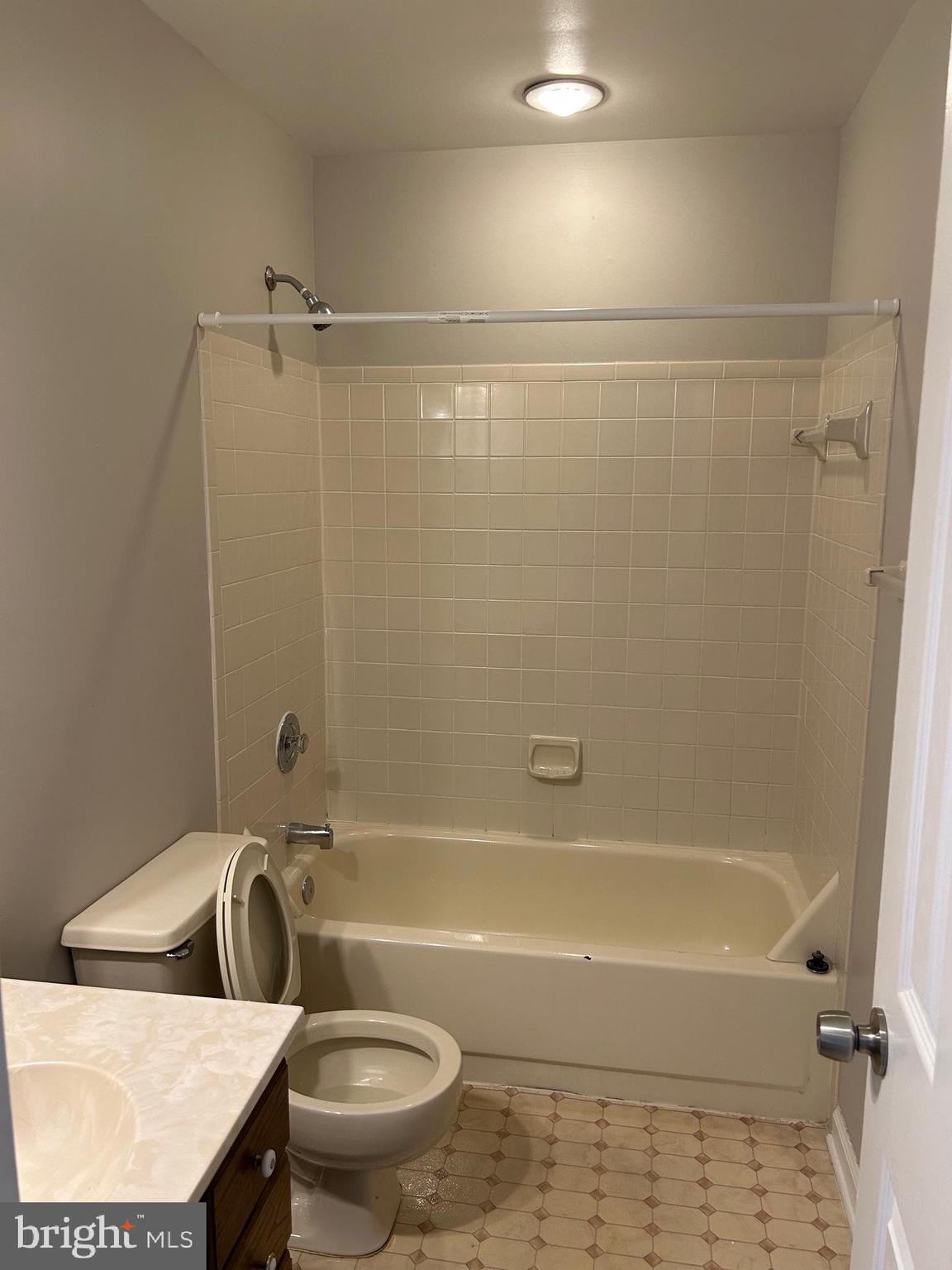 SULLY STATION II - Residential Lease