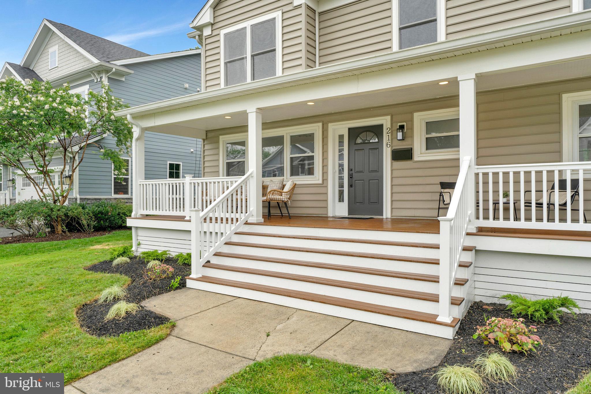 216 BATTLE STREET SW