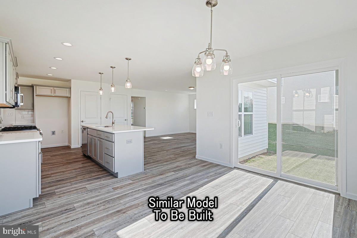 THE SEASONS - Residential