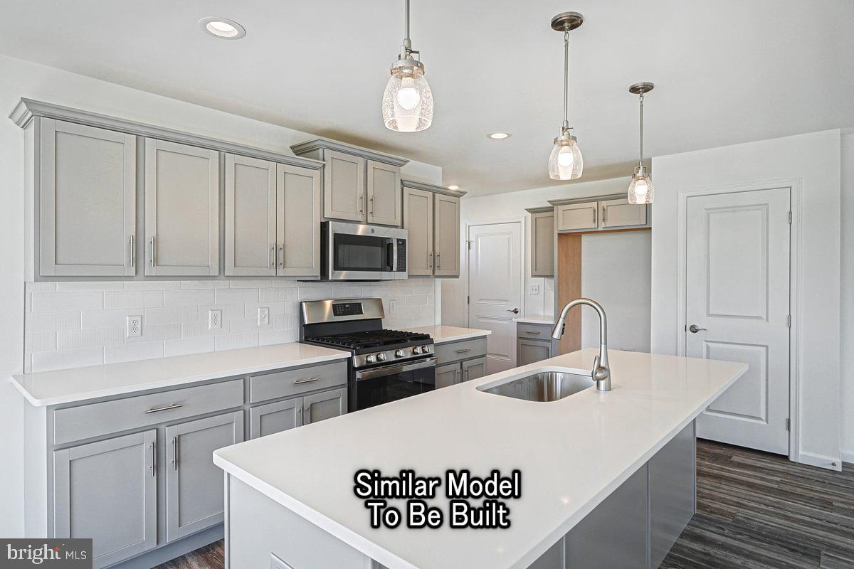 THE SEASONS - Residential