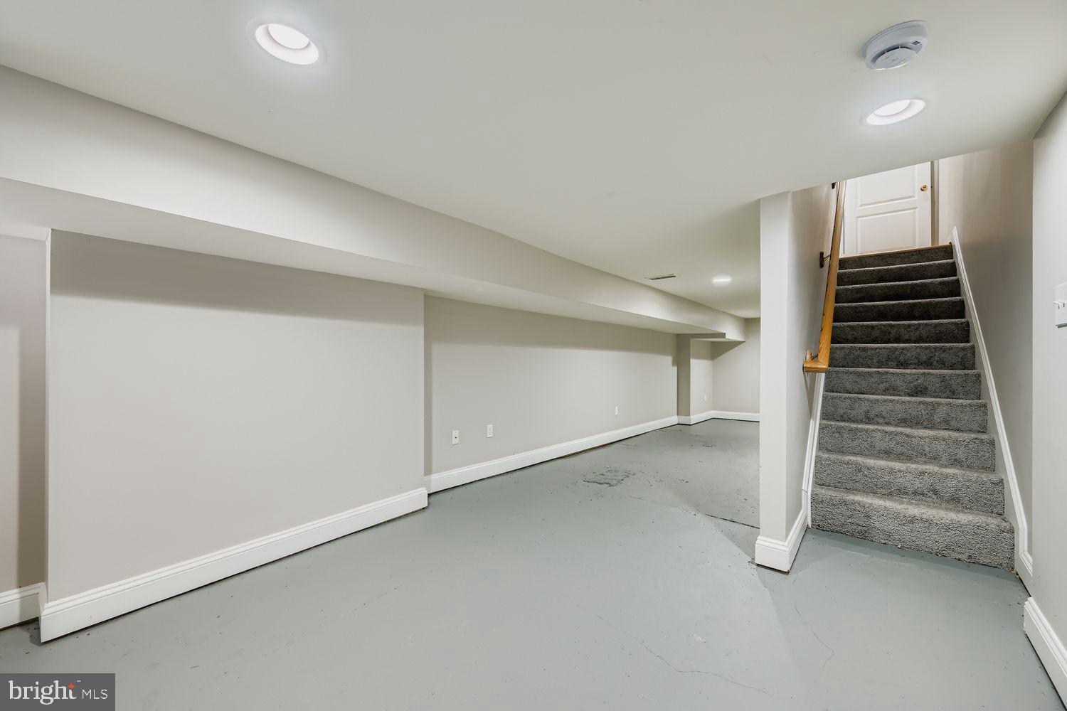 WASHINGTON VILLAGE - Residential Lease