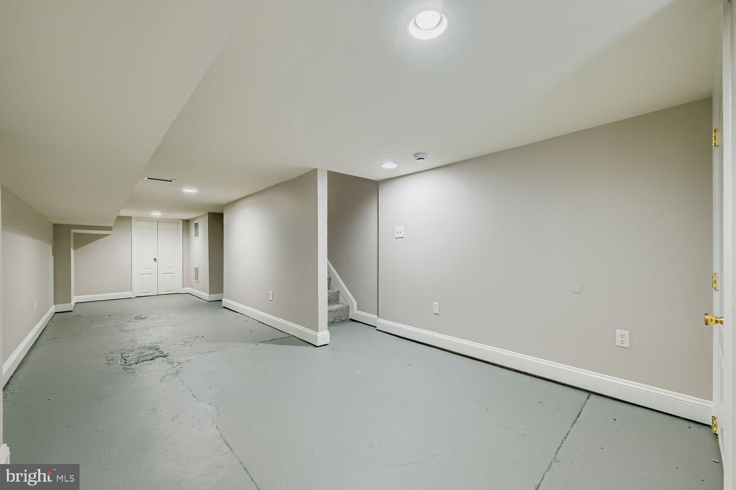 WASHINGTON VILLAGE - Residential Lease