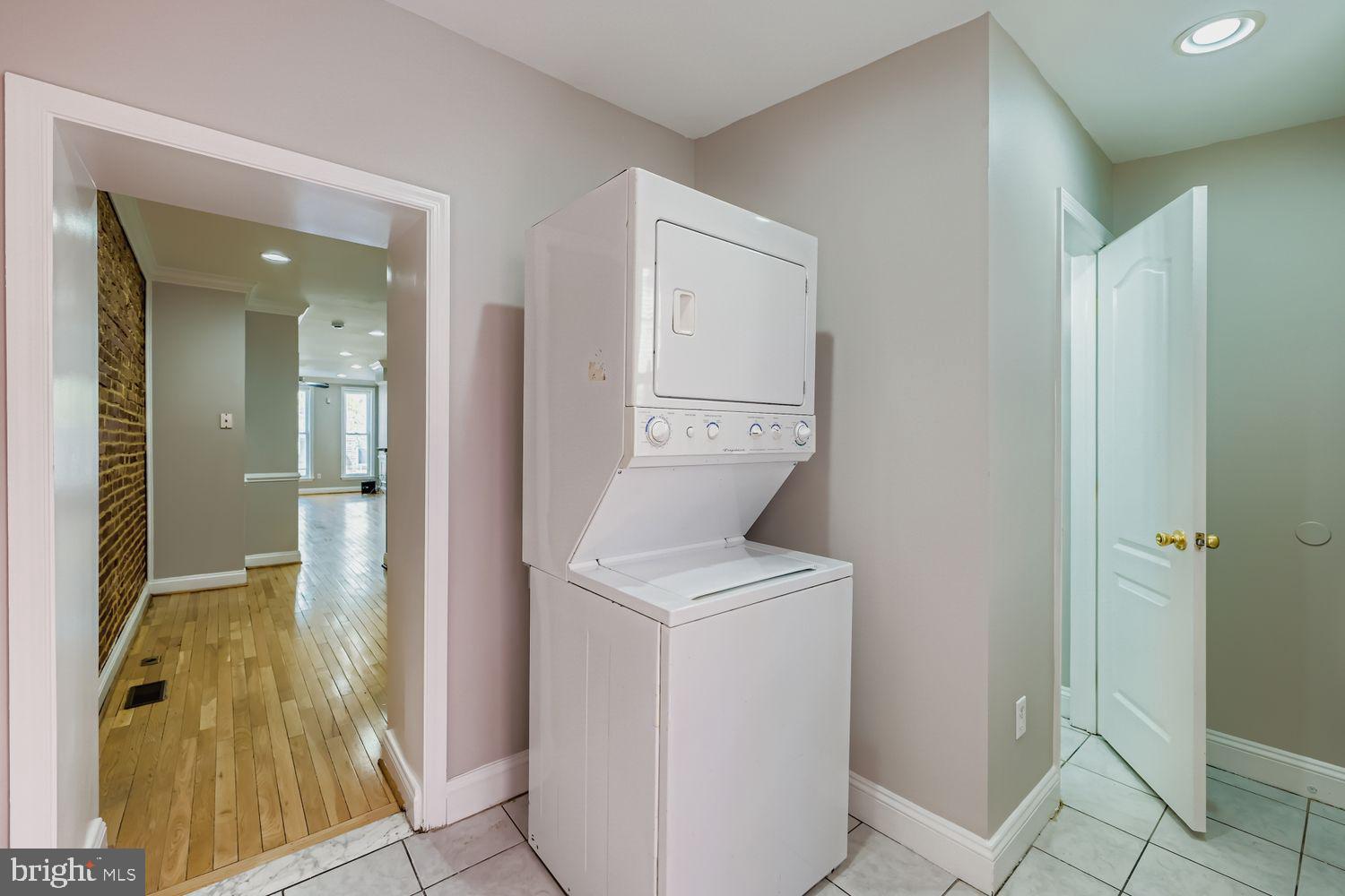 WASHINGTON VILLAGE - Residential Lease