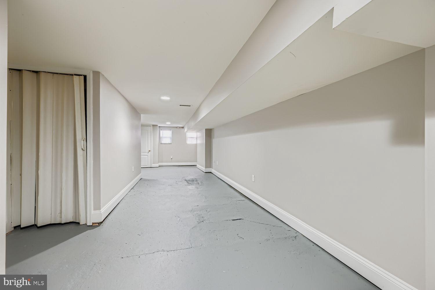 WASHINGTON VILLAGE - Residential Lease